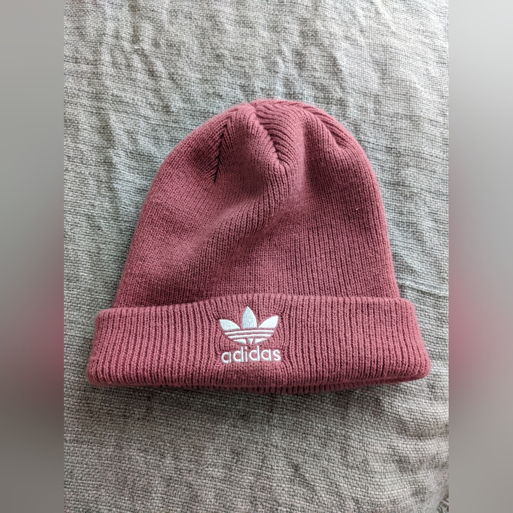 Adidas beanie pink